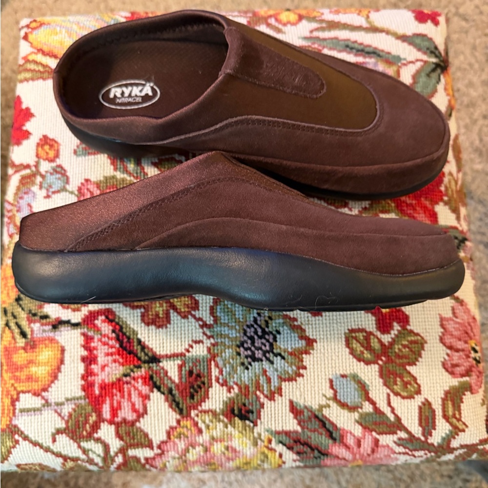 Like new Ryka Women's Suede & Neoprene Slip-on Comfort Clogs Brown 9M - Picture 3 of 5